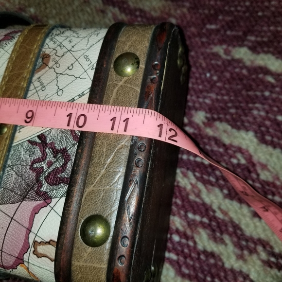 "Via Vee World Classic" Wooden Hinged Box Purse Patina Home Deco - Picture 8 of 8